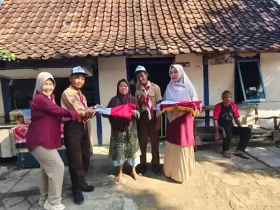 pembagian bendera merah puth 